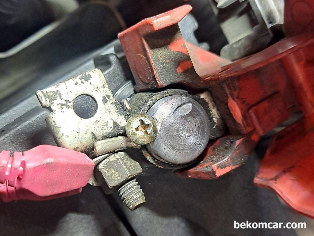혼다 시빅 8세대 2.0 배터리 단자 스크류빼고 정리|ベコムカー (bekomcar)