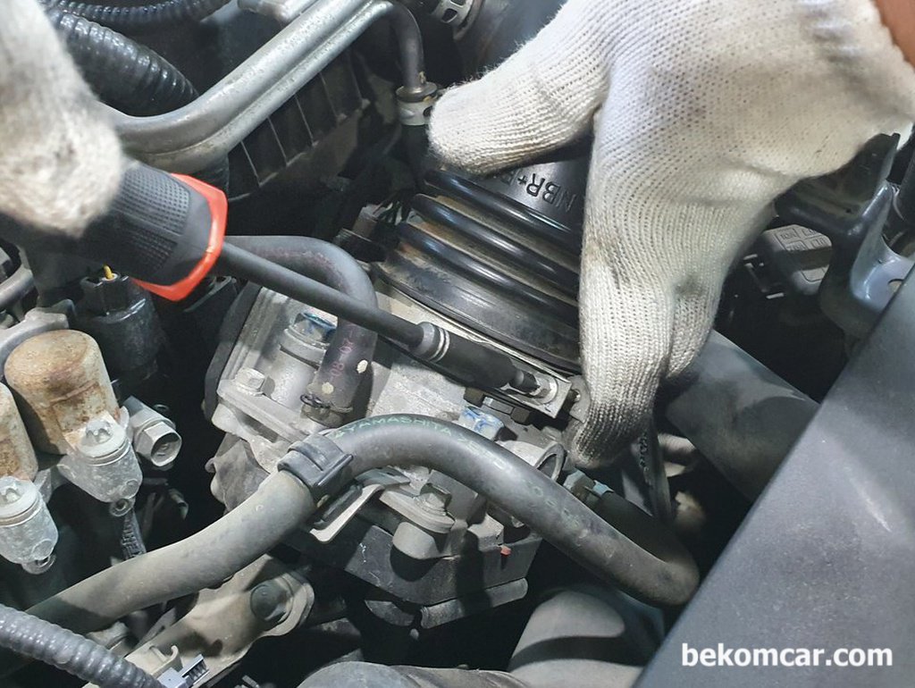 시빅 하이브리드 스로틀바디 청소후 진단기로 TPS 초기화진행|bekomcar.com