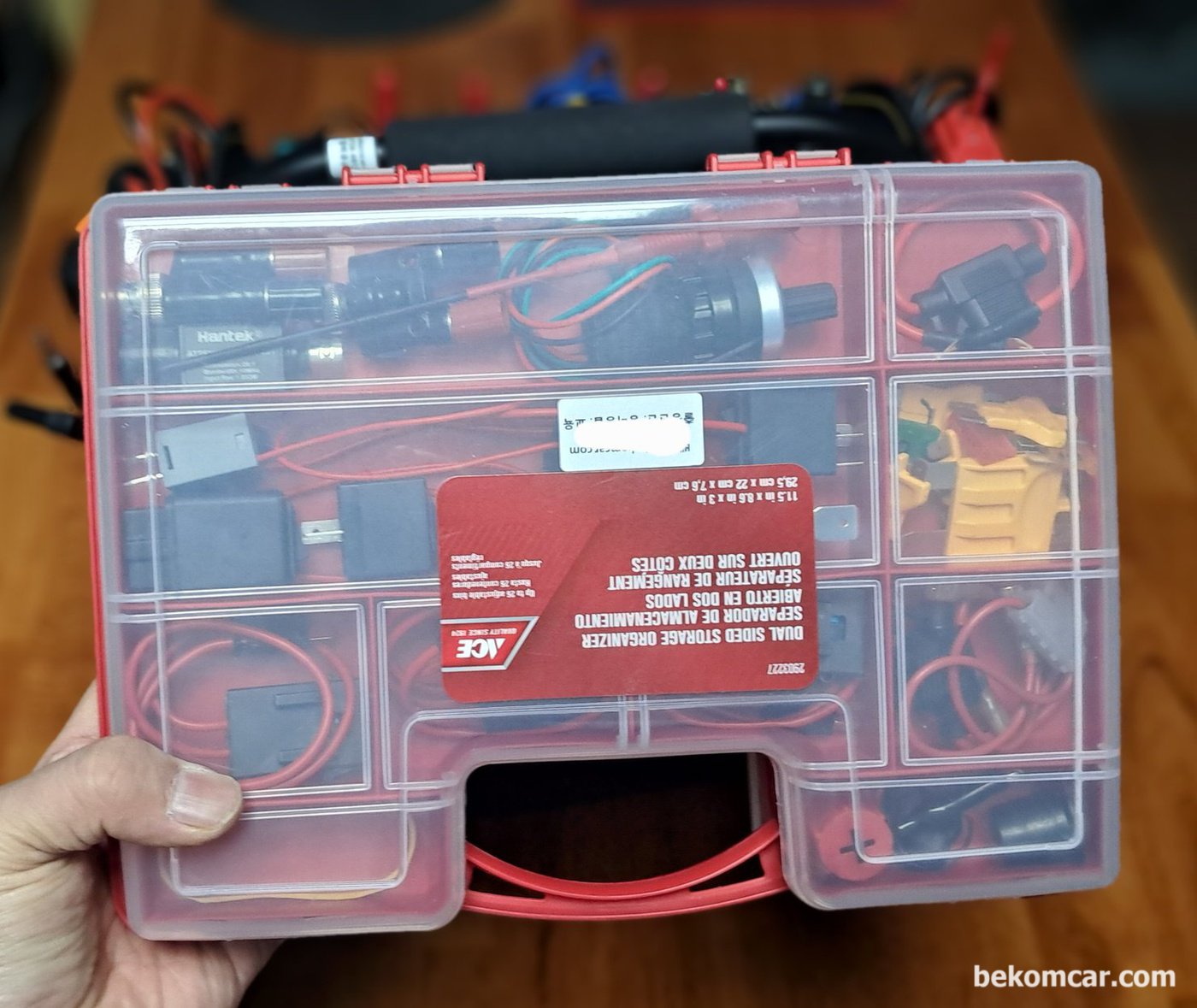 전기진단 공구박스의 휴즈, 케이블 크림핑, 릴레이 휴즈 점퍼등 작지만 꼭 필요한 악세사리 이다. 릴레이 잠퍼 및 휴즈점퍼는 국내 수입차 대다수 를 지원한다.|بيكومكار  (bekomcar)