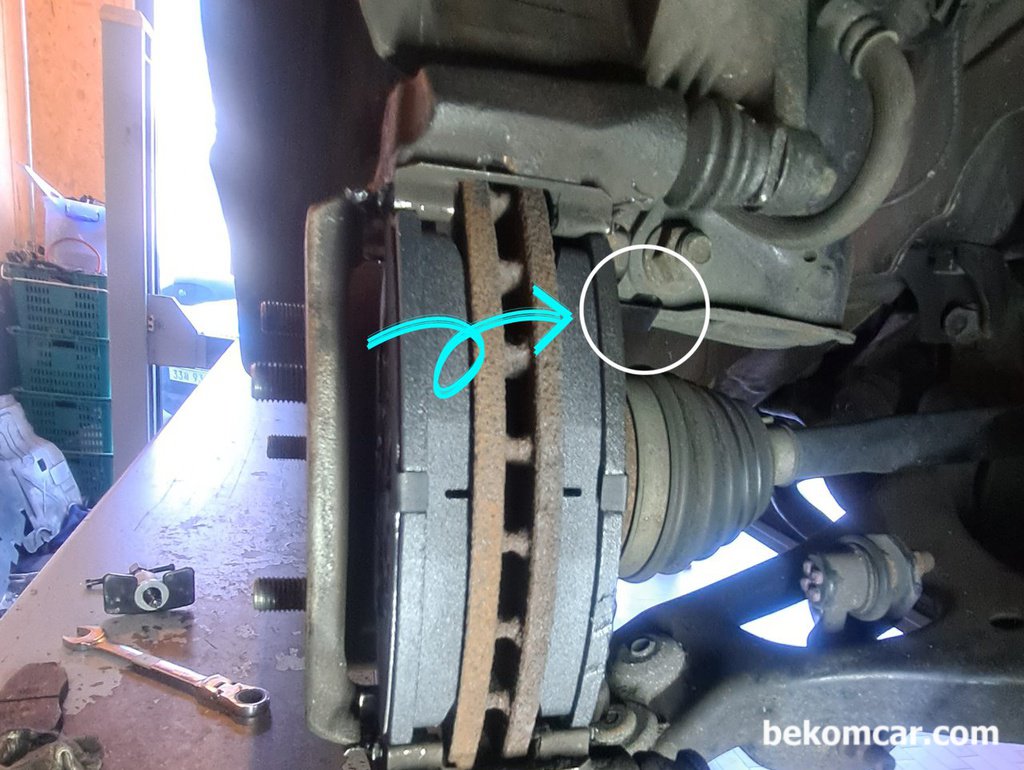 앞 브레이크패드 교환, 칼럼 D00465 패드사용|贝科姆汽车 (bekomcar)