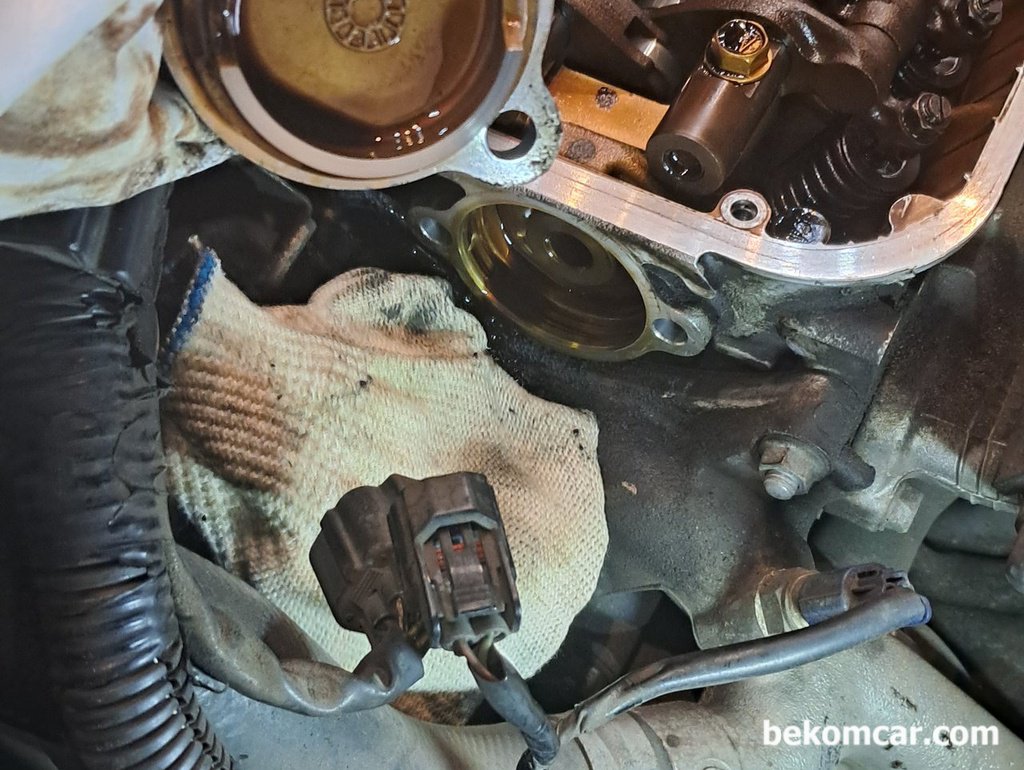 캠쓰러스트 커버 리테이너 누유, 혼다 레전드|بيكومكار  (bekomcar)