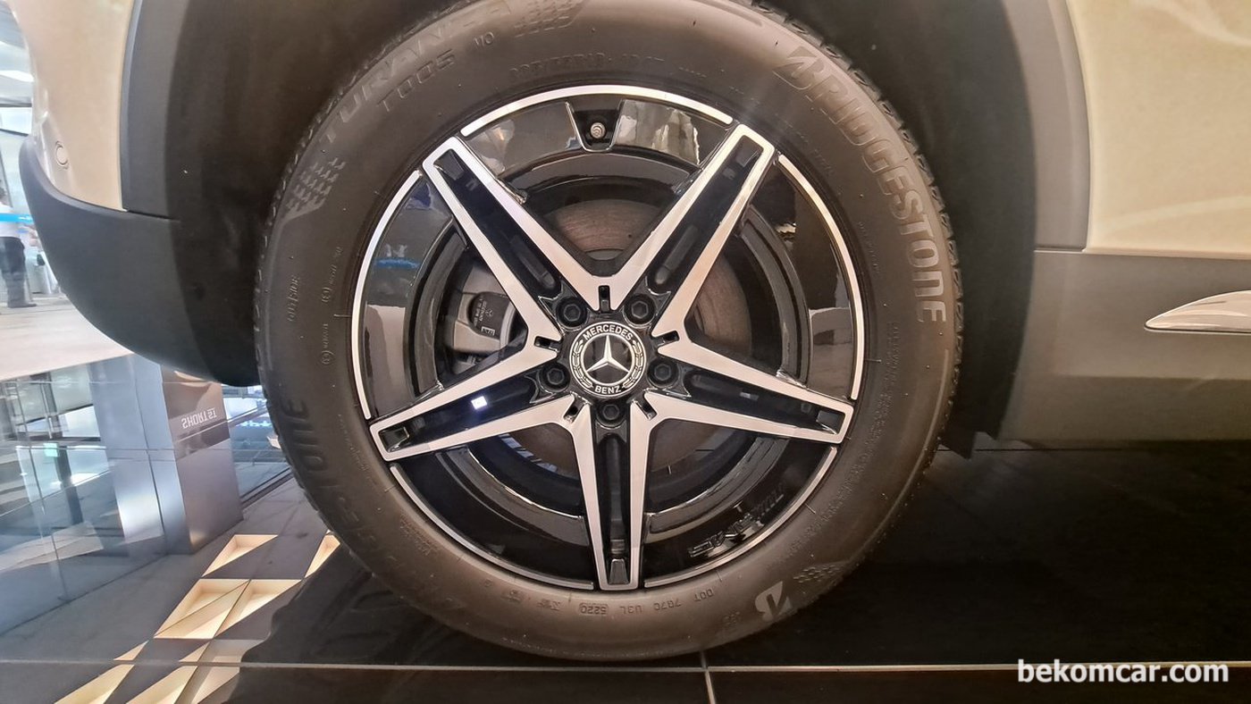 벤츠 전기차 EQA 250 휠과 바퀴이다. 그냥 평범한것 같다.|贝科姆汽车 (bekomcar)