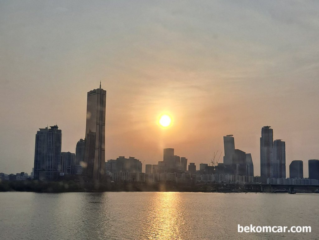 노을녁 한강의 모습|bekomcar.com