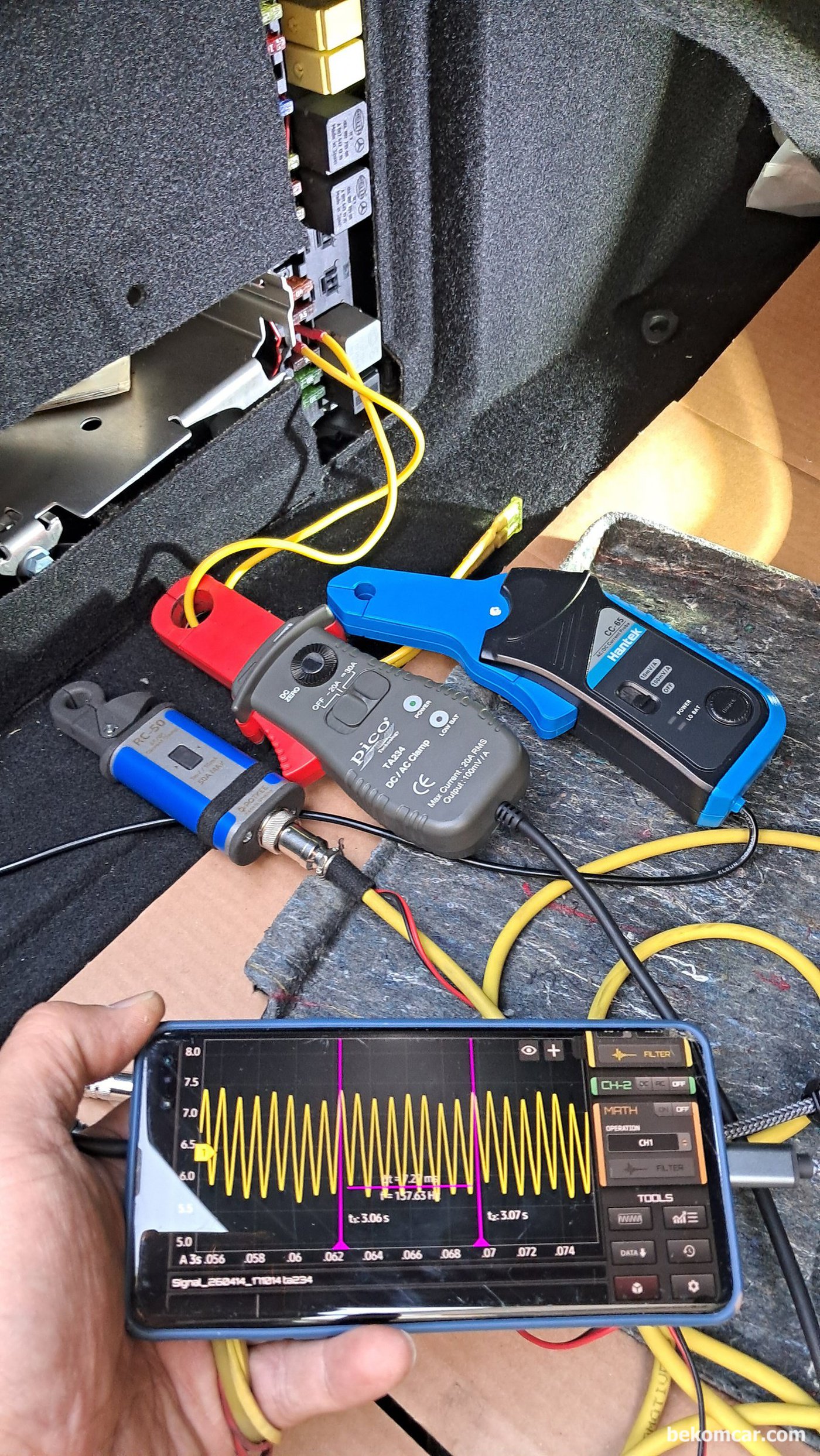 주행중 시동꺼짐 진단 및 정비 차량은 벤츠 E200K, 연료펌프 어셈블리 교체후 피코 TA234 전류계를 사용하여 측정한 정상적인 연료펌프 모터 파형이다.|贝科姆汽车 (bekomcar)