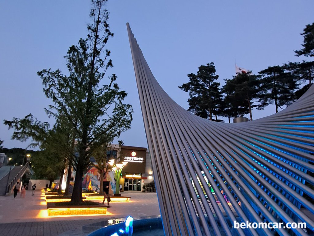 일산 문화광장의 어느 여름 밤 퇴근길 분수대와의 대화|bekomcar.com