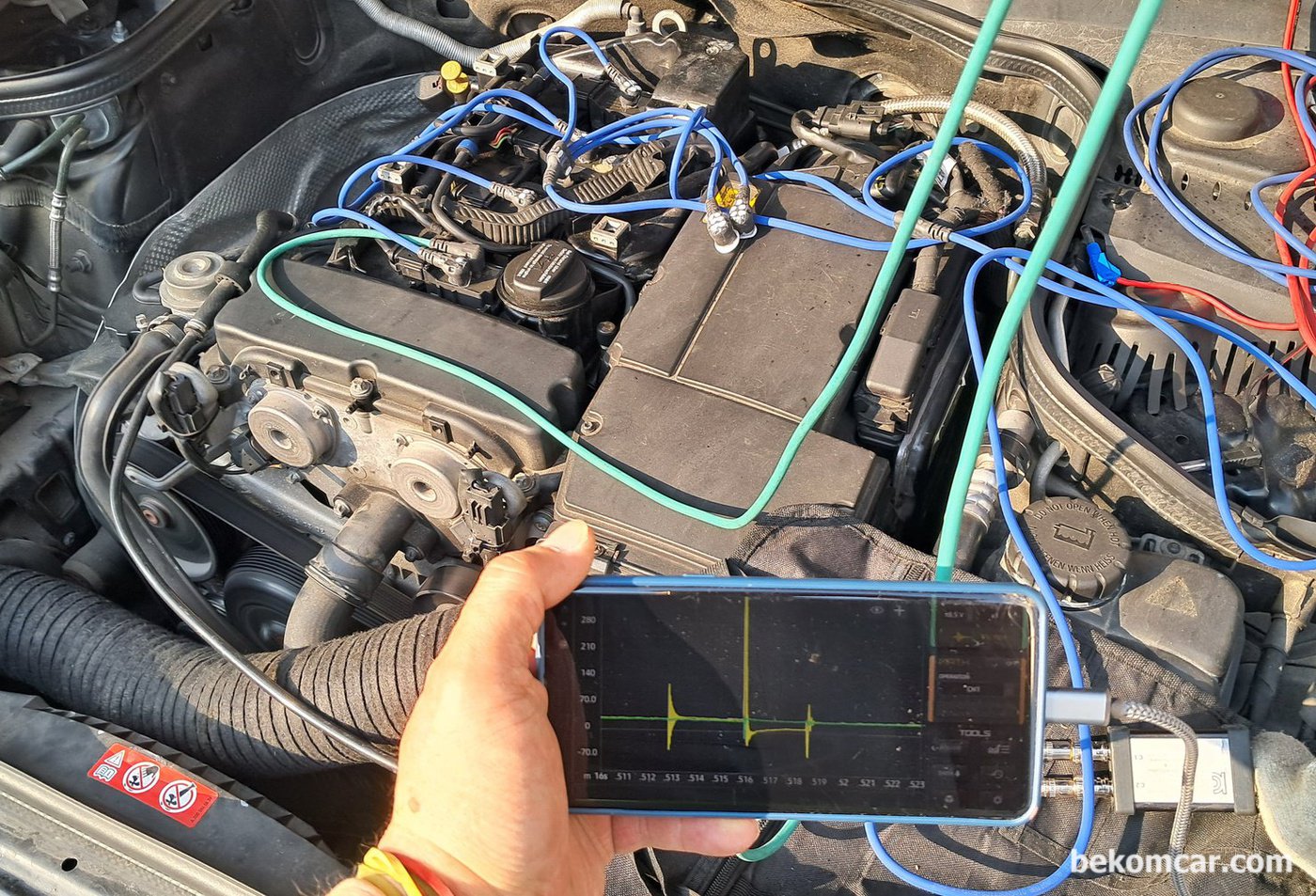 공연비 농후 P0172 와 4번 실린더 실화 P0304 진단과정, 벤츠 W211 E200K 이다. 스코프는 HS512Max 그리고 1채널에 6개까지 점화파형 측정이 가능한 특수 프로브 ROTKEE 의 LX6 를 사용했다.|ベコムカー (bekomcar)