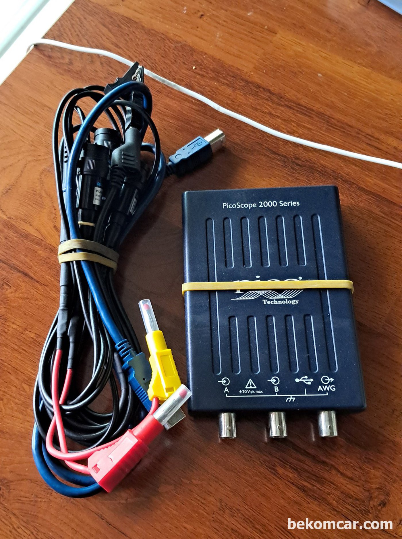 피코 2채널 2204A 와 개조한 4mm 바나나 BNC 케이블이다.|بيكومكار  (bekomcar)