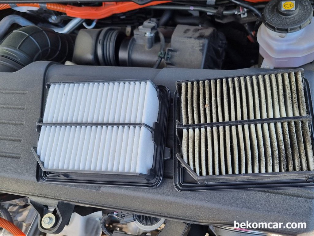 혼다 CR-V 5.5세대 하이브리드 엔진룸의 에어필터 비교사진이다|bekomcar.com