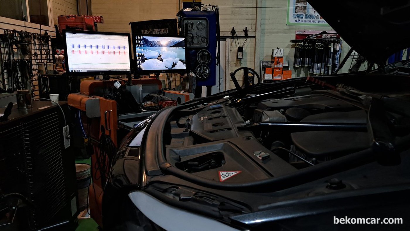 BMW ECU (DME) 와 DSC 통신불량을 진단하는데 파형분석을 하고있다. 저녁에 작업하느라 좀 어둡다. Flexray, PT-CAN통신등 점검을 한다.|ベコムカー (bekomcar)