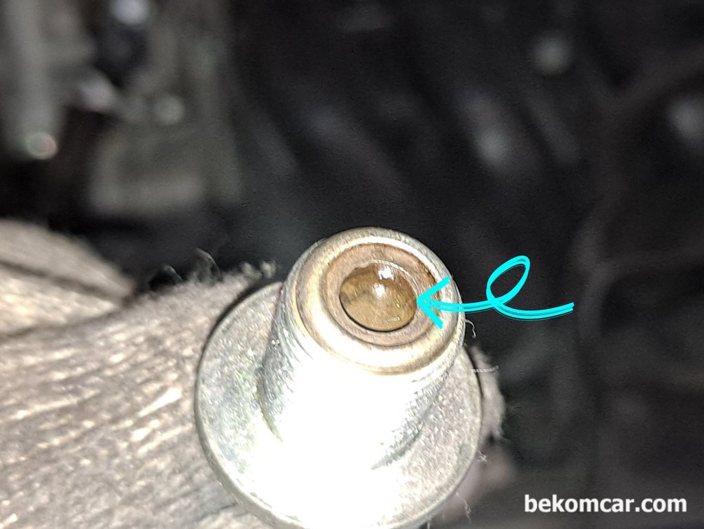PCV벨브청소시, 가운데 로드부분 카본청소가 중요|贝科姆汽车 (bekomcar)