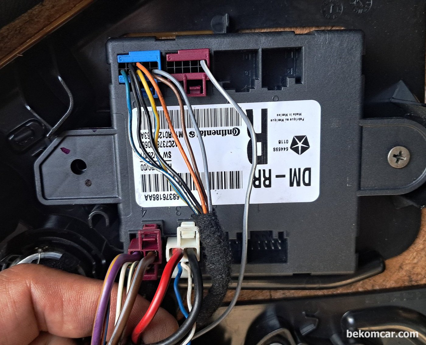 마세라티 기블리 조수석 뒤 도어모듈 RR 구조이다|bekomcar.com