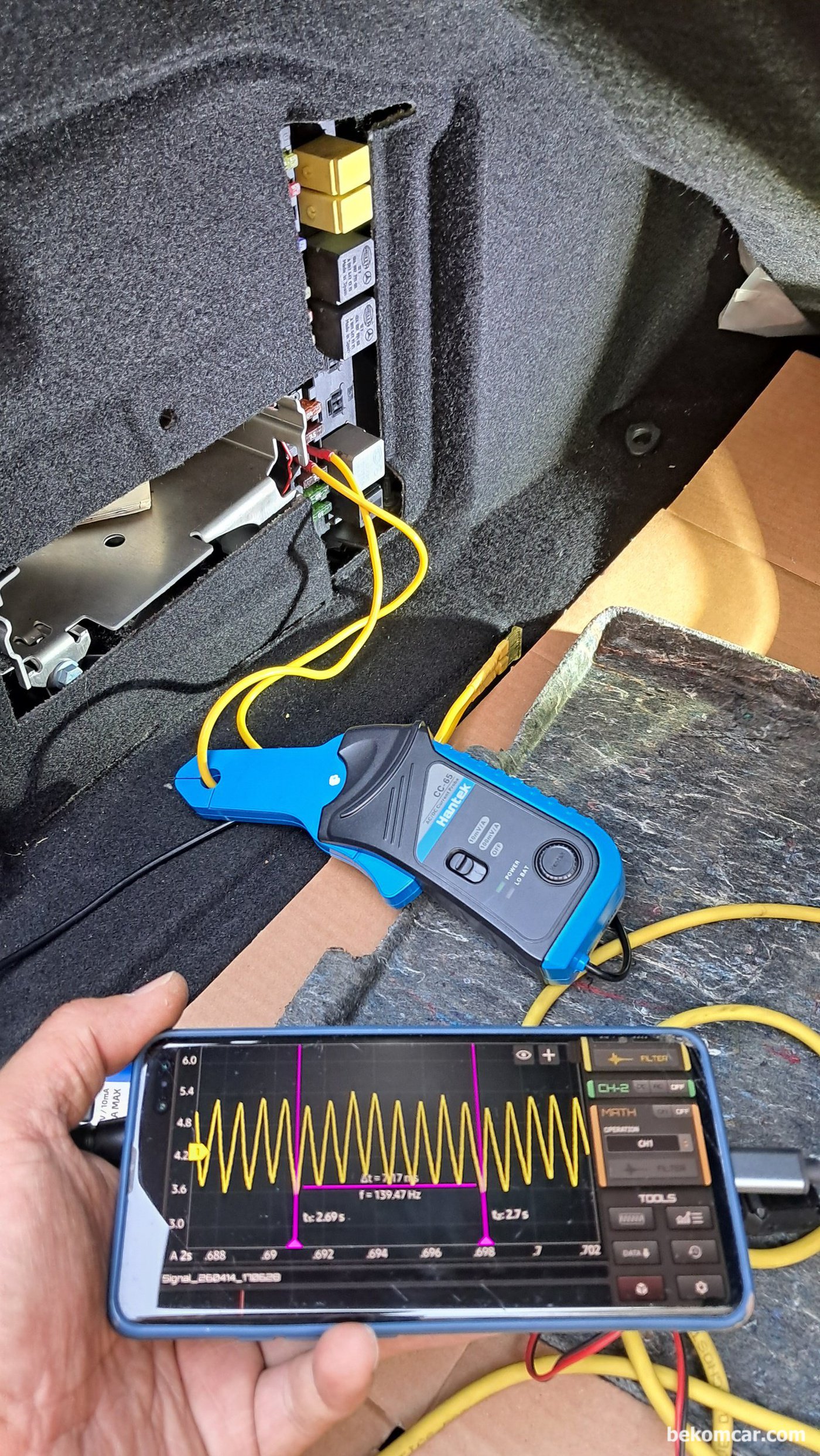 주행중 시동꺼짐 진단 및 정비 차량은 벤츠 E200K, 연료펌프 어셈블리 교체후 피코 한텍 CC65 전류계를 사용하여 측정한 정상적인 연료펌프 모터 파형이다|贝科姆汽车 (bekomcar)