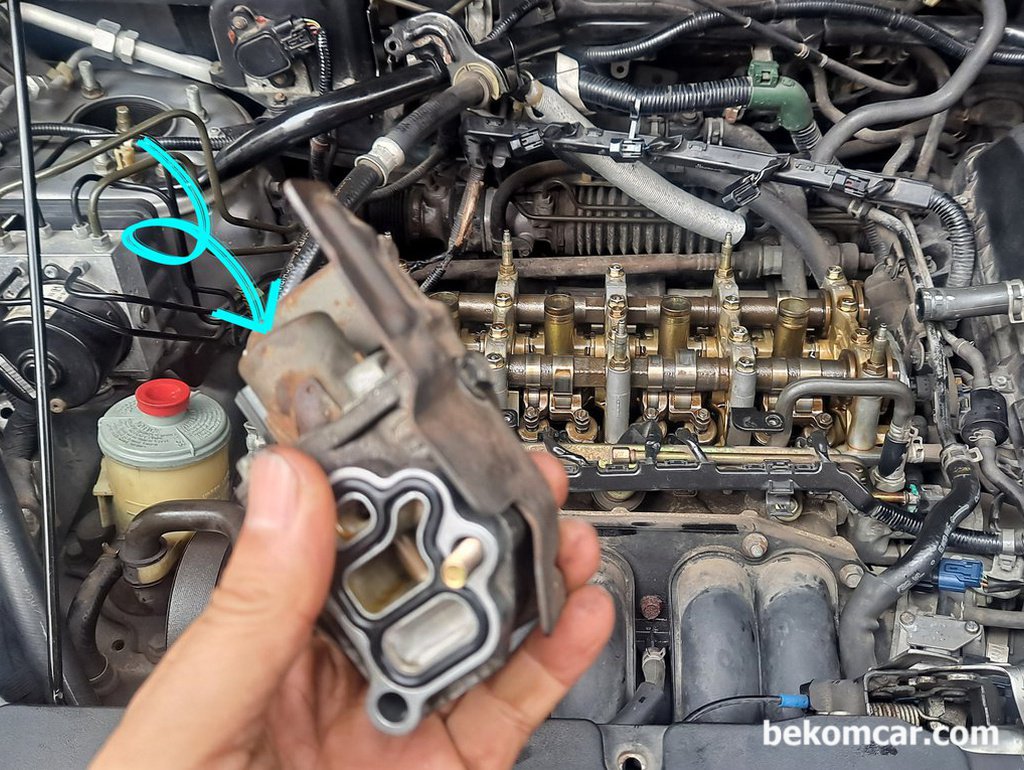 VTEC 스풀밸브 누유부분, 혼다 CRV2세대 사례|بيكومكار (bekomcar)