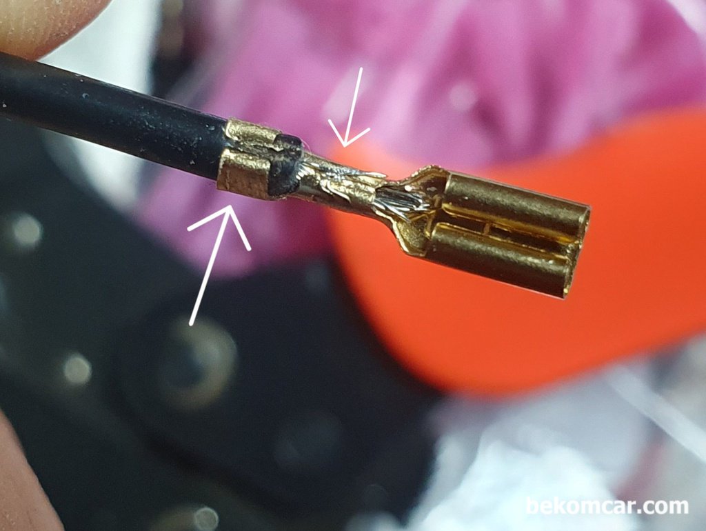 전기적 진단시 코넥터 연결시 주의점 기록, 4mm 암 코넥터 작업 사례|ベコムカー (bekomcar)