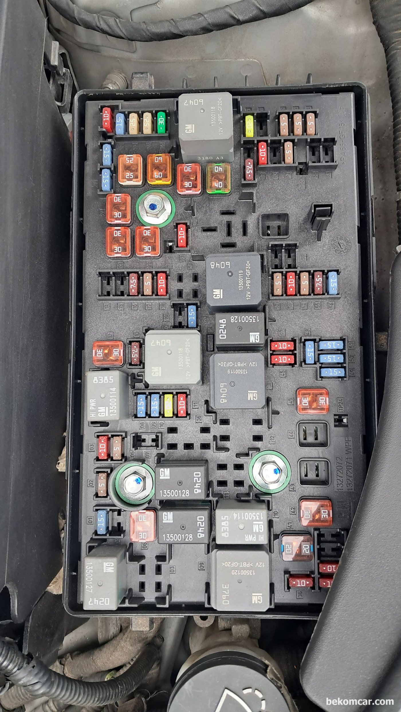 2013년 GM대우 알페온 3.0L 엔진룸 휴즈박스 이다.|بيكومكار (bekomcar)