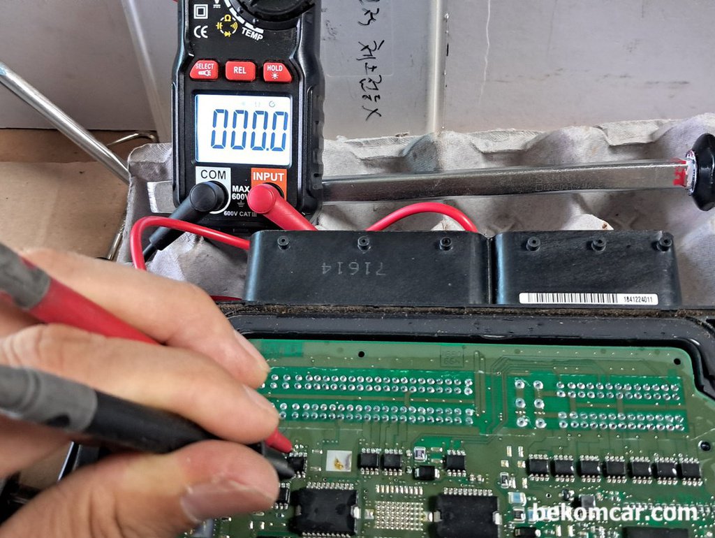 봉고3 간헐적 시동불능, ECU 교체로 정비. ECU 오픈 점검기록|베콤카 차량정밀진단