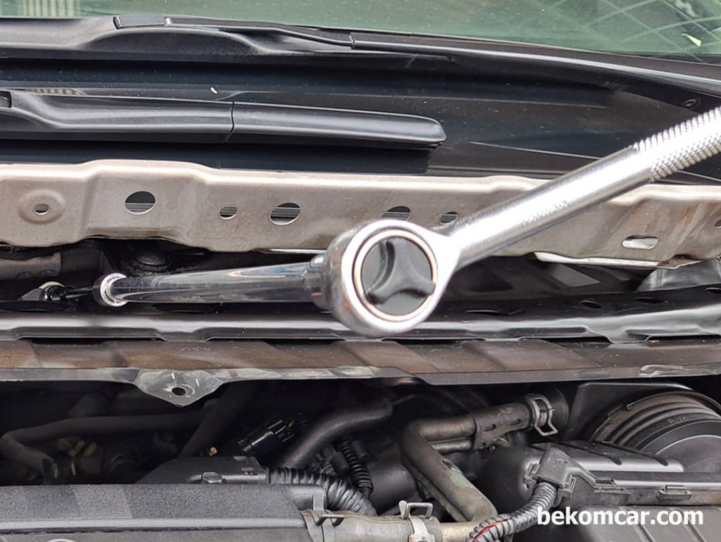 Using magnetic socket saves you big headache|bekomcar.com