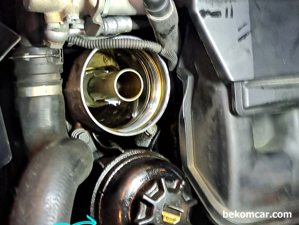 BMW의 고질병중하나인 파워오일통 누유현상|贝科姆汽车 (bekomcar)