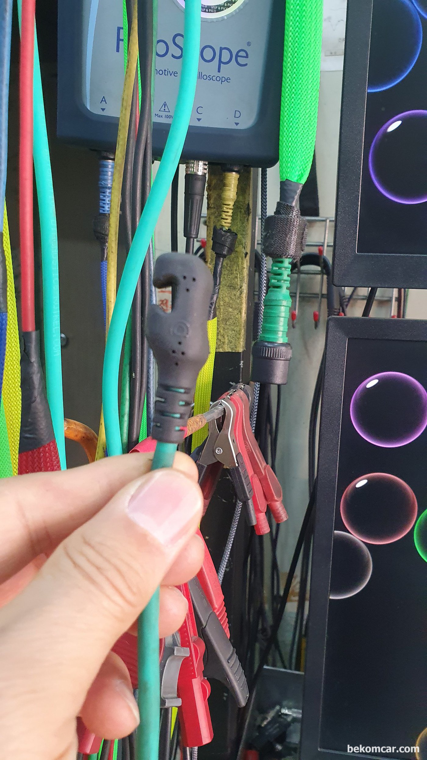 ROTKEE CX1 특수프로브 이다. 이 프로브를 이용하여 라보 점화파형을 측정하였다. 베콤카는 ROTKEE 국내 대리점으로 압력센서등 특수 프로브 등을 수입 공급하고 있다.|bekomcar.com