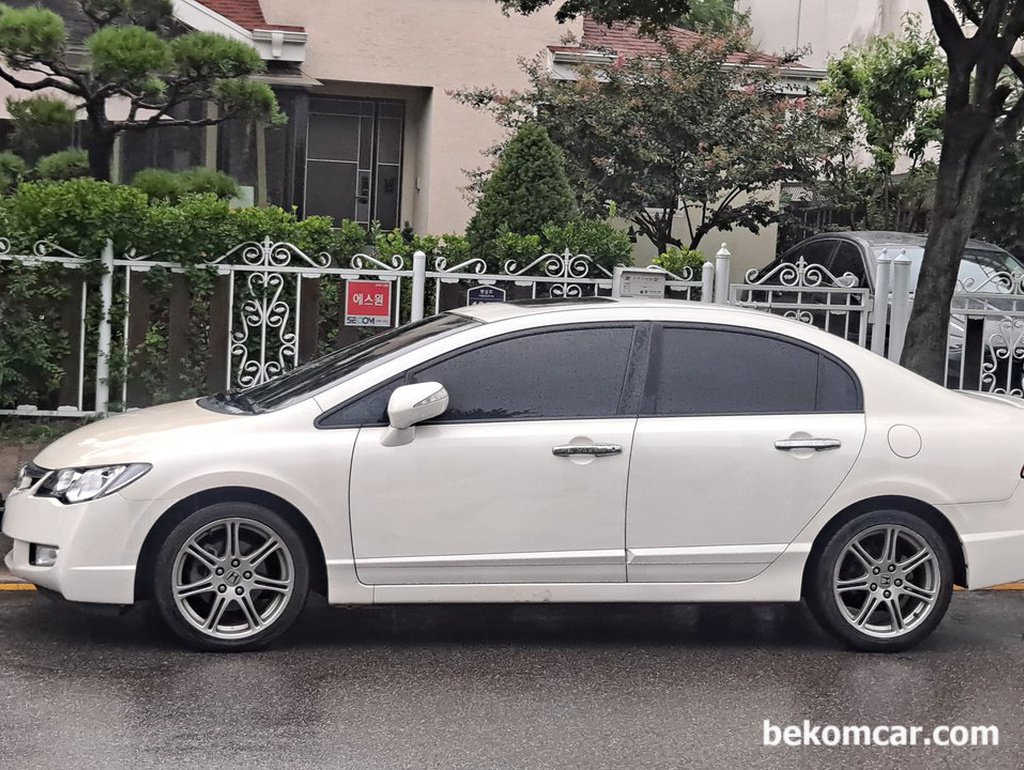 혼다 시빅 8세대 2.0 선루프 옵션 세단|bekomcar.com