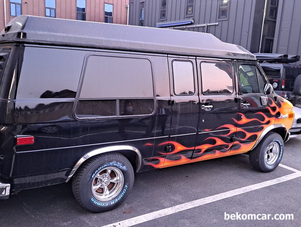크라이슬러 다지 벤 (Dodge Van), 완전 미국스타일 외관이다|bekomcar.com
