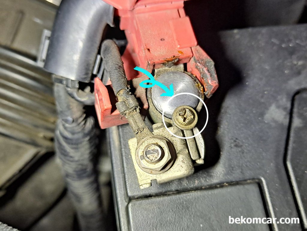 배터리 단자에 피스를 박아놓은 상태|贝科姆汽车 (bekomcar)