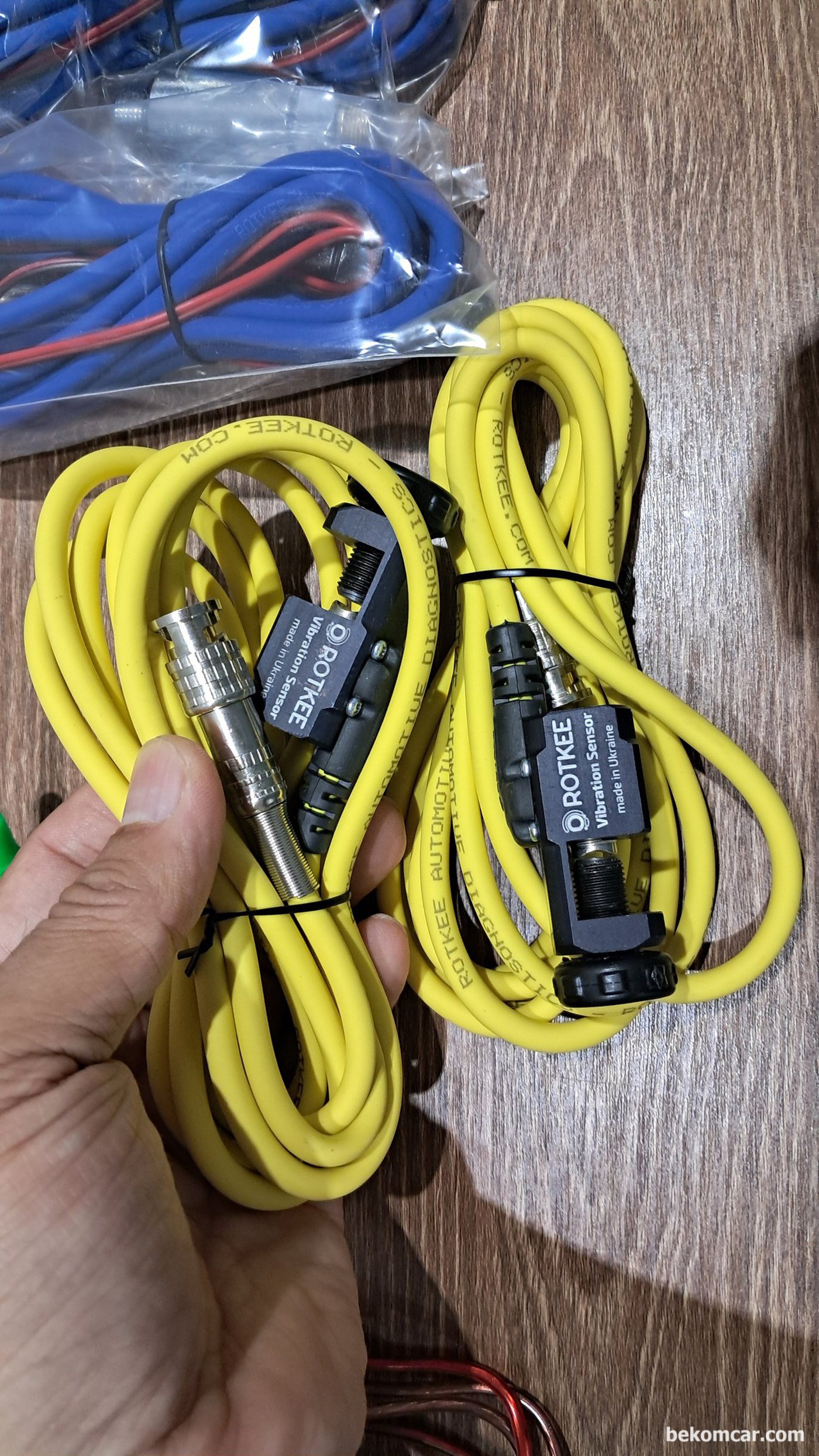 ROTKEE 진동센서 이다. 인젝터 등 빨리 정확히 작동 상태 진단시 매우 좋다. 물론 정밀진단을 인젝터 탈거후 분사량 및 전기적 점검을 해야 한다.|베콤카 차량정밀진단