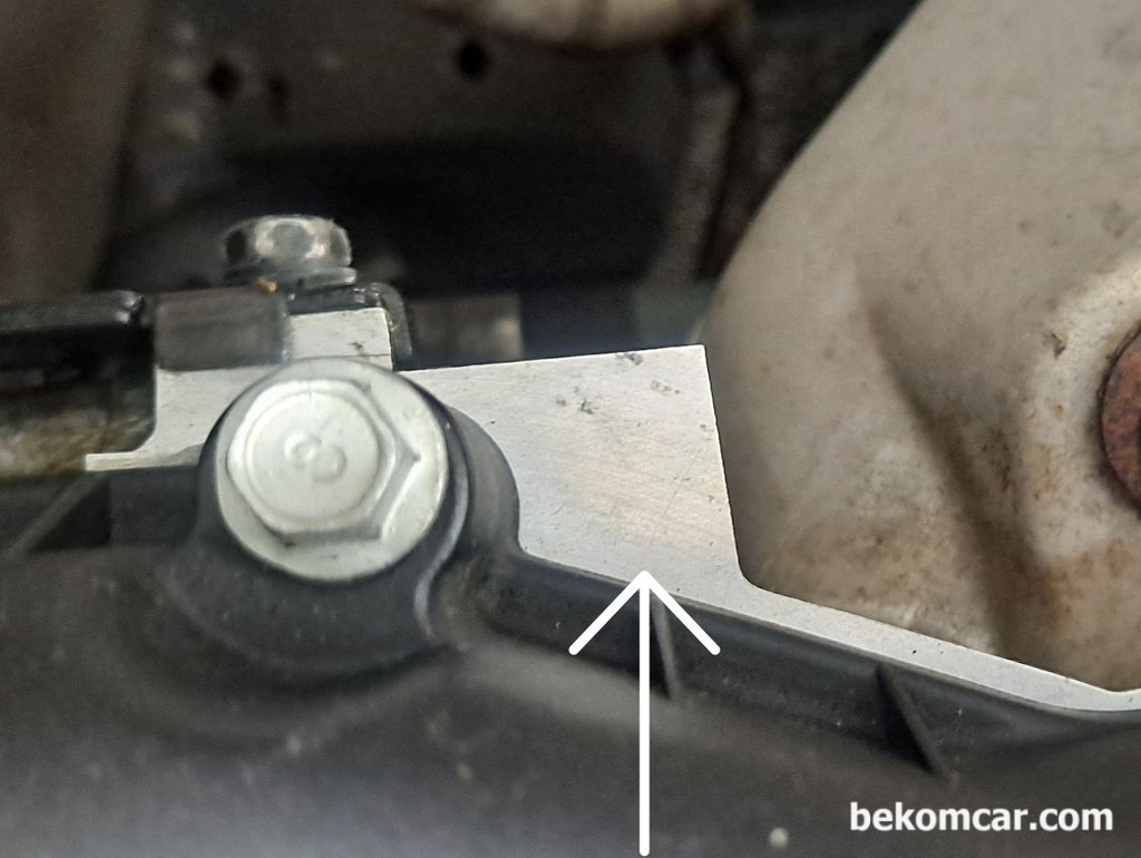벨브커버 엔진오일 누유, 가스켓 교환후 약 1달. 누유완전 해방.|bekomcar.com