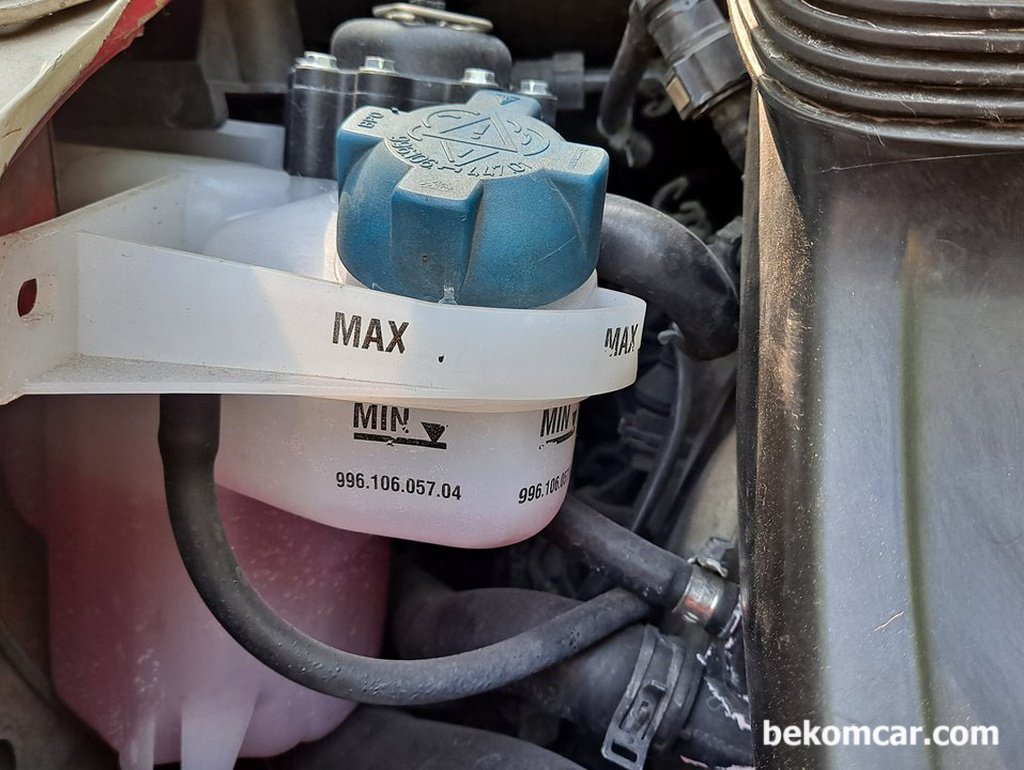 포르쉐 911 (997) 냉각수 레벨 MIN MAX 라인|bekomcar.com