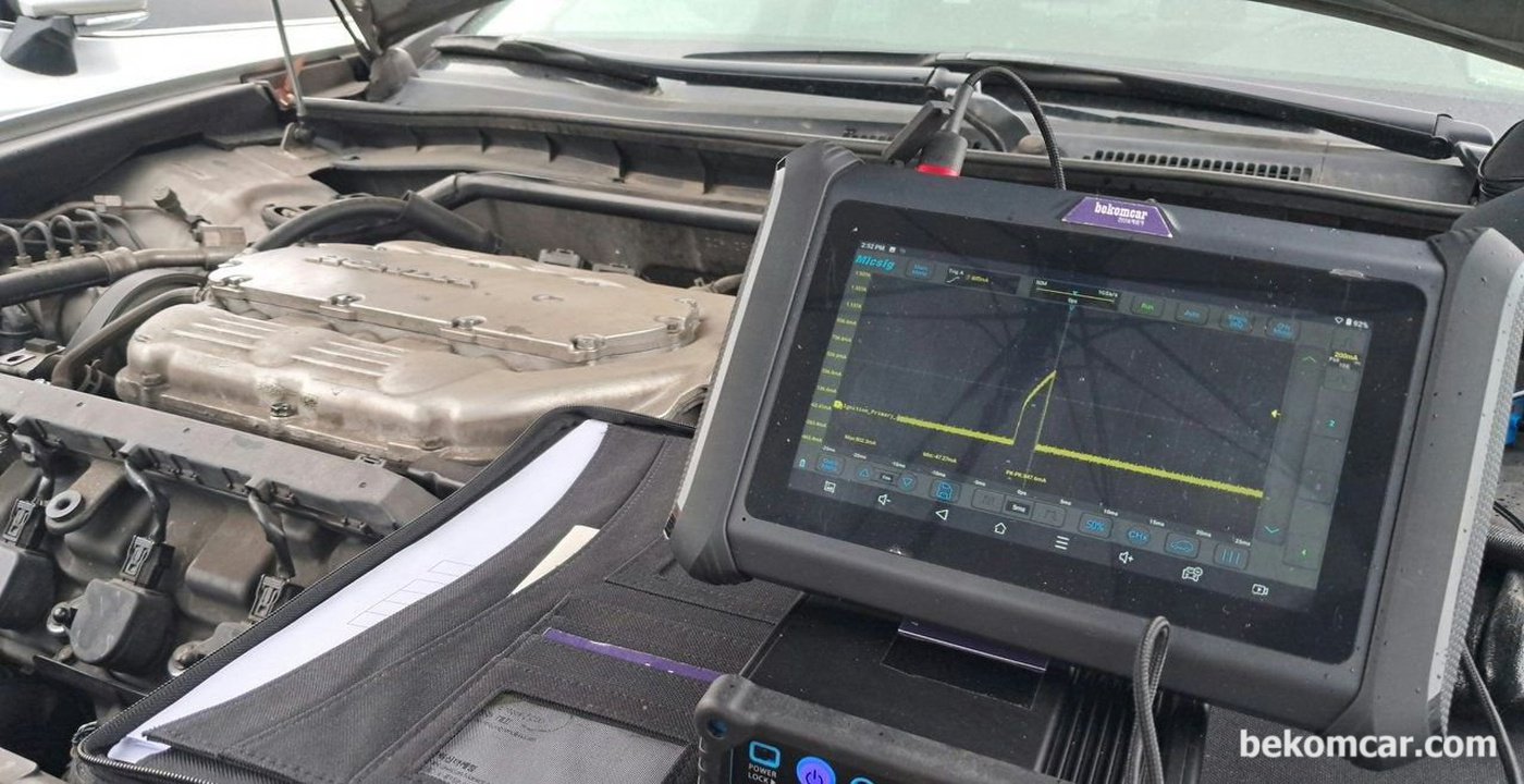 점화코일 쇼트상태 (합선.단락) 파형이다. 어떠한 형태의 엔진이라도 한번에 4개 6개 8개 10개 혹 12개 점화코일 상태를 측정할수 있다. 점화2차 파형까지 측정하면 점화코일을 넘어서 엔진상태를 상당수준까지 진단이 된다.|بيكومكار  (bekomcar)