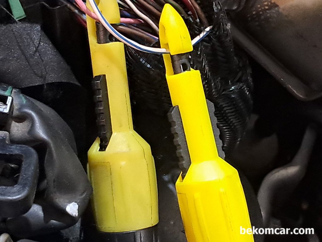 부하전압강하 원인, 하네스 피복손상 와이어 노출|bekomcar.com