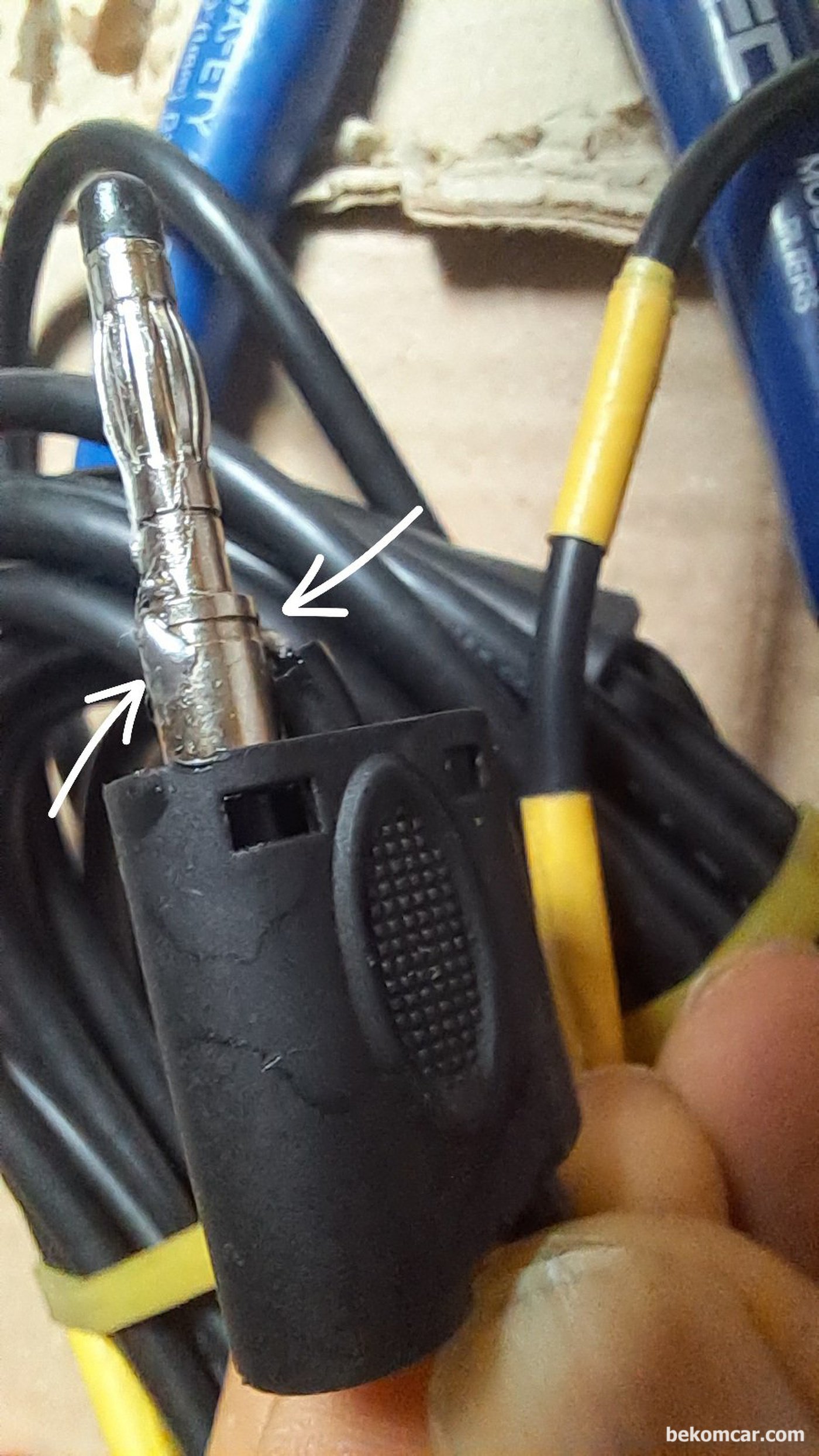 QDB-5A Car Sensor Tester (센서 시뮬레이터) 전원선을 4mm 바나나 잭으로 바꾼다. 프로브 연결부분은 꼭 납 땜으로 마무리 해준다.|bekomcar.com