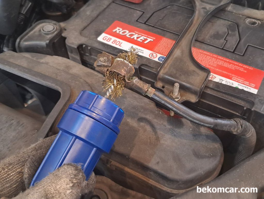 배터리 단자 연결 통전상태도 중요하다|bekomcar.com