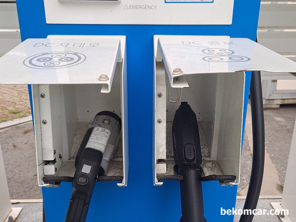 Electric vehicle charging station installed in Ilsan Goyang Korea|bekomcar.com