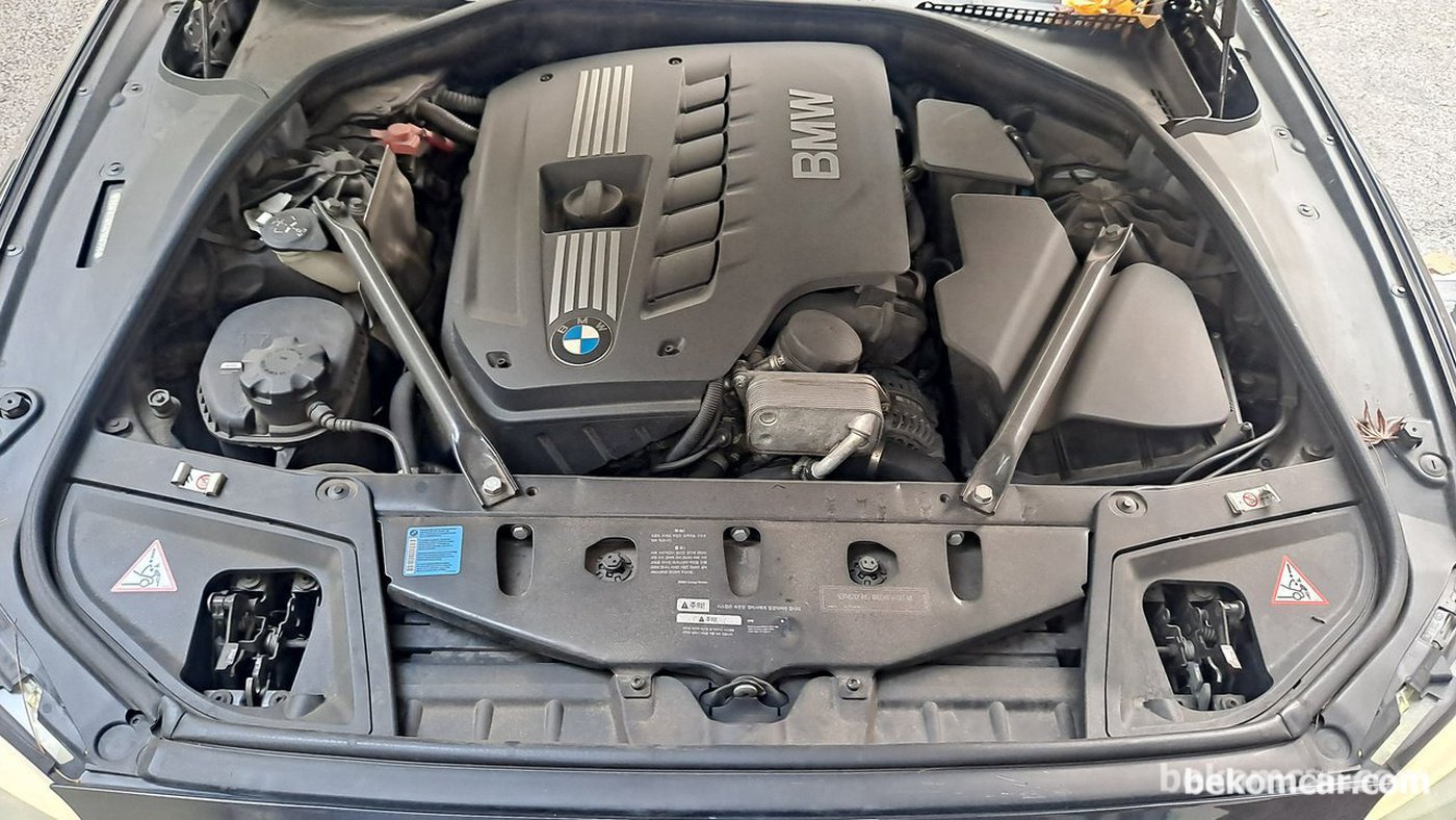 BMW N52N 2010 530I 휘발유 차량, 엔진오일 교환작업이다.  F10은 작업성이 좋은편이다.|贝科姆汽车 (bekomcar)