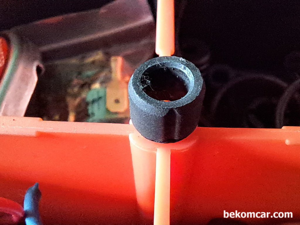 캘리퍼 가이드핀 의 고무부싱 제거도 좋다|bekomcar.com