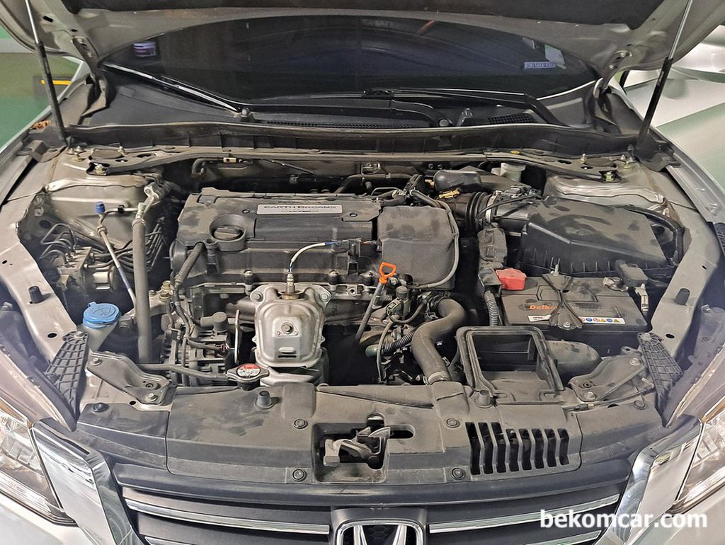 9th generation Honda Accord engine room|bekomcar.com
