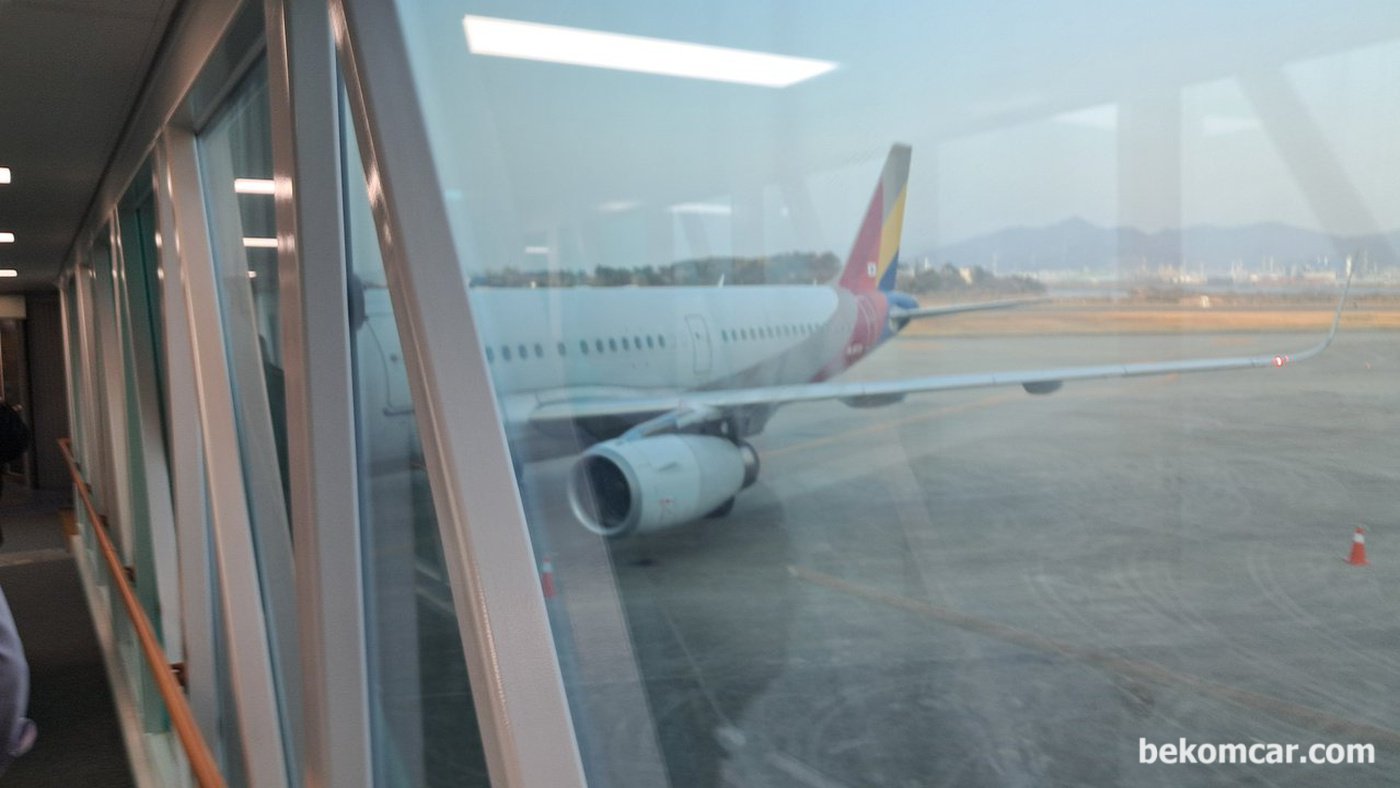 여수공항 에서 아시사나 비행기 탑승, 김포공항 으로|بيكومكار  (bekomcar)
