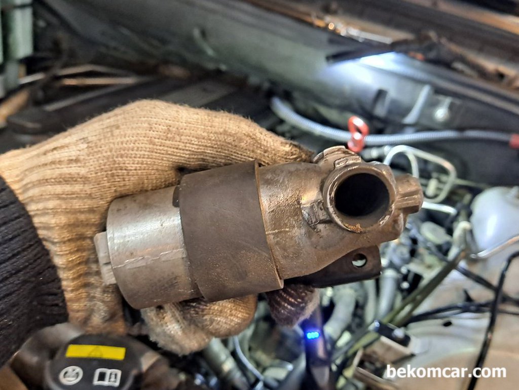 BMW E53, P1500고장코드. IAC 아이들에어컨트롤 벨브크리닝으로 해결.|ベコムカー (bekomcar)
