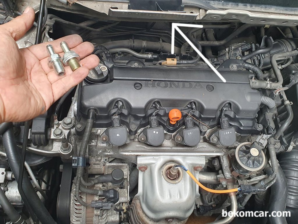 혼다 시빅 8세대 1.8L PCV 밸브 (#17130-PND-A01) 교환 기록|بيكومكار  (bekomcar)