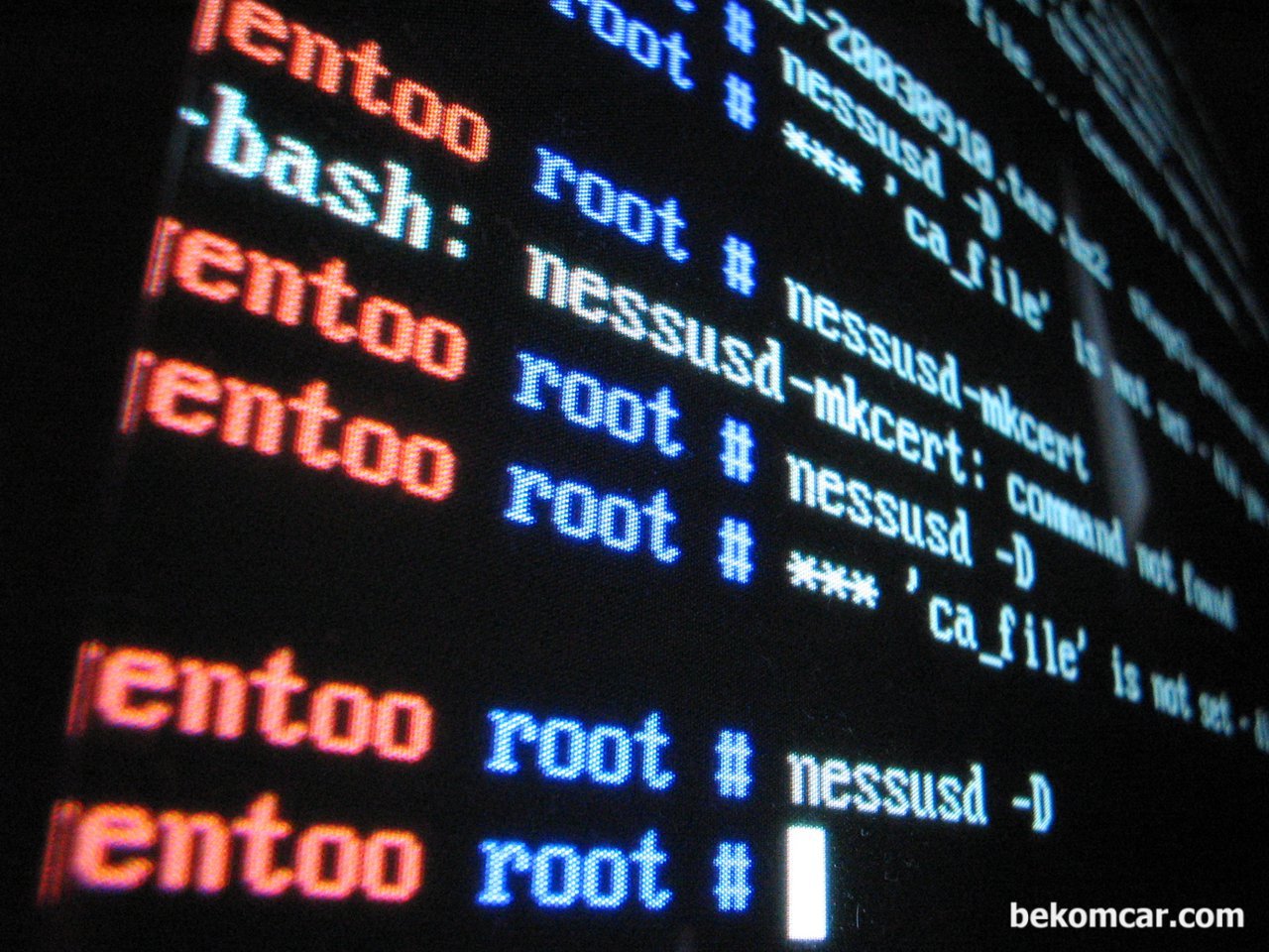 주요계정 해킹방지, 다중인증 (MFA)으로 한다, Ubuntu계열의 운영체계 중 하나인 Gentoo Command Line Mode. Photo credit: freeimages.com|ベコムカー (bekomcar)