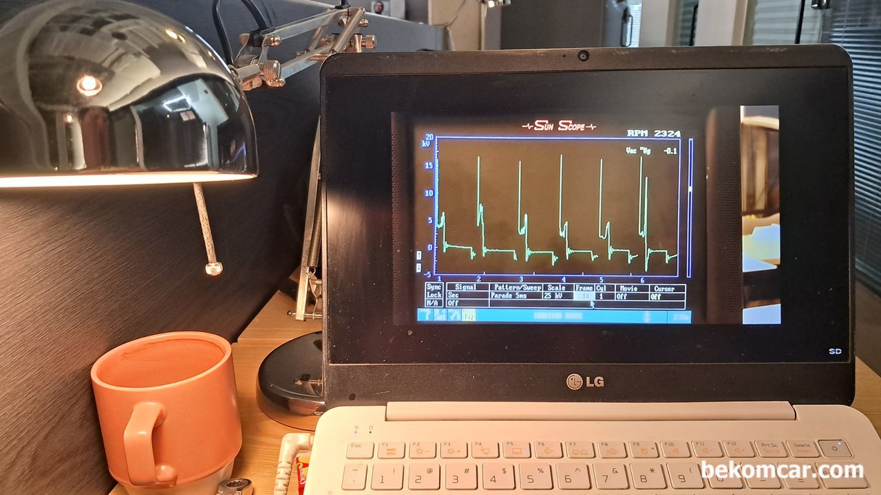 진단은 과학과, 데이터 & 분석능력 중요, 연료펌프 진단, 흠, 이것은 연료펌프는 아니지만 그냥 기록으로 남긴다. 사실 인젝터 고장여부를 점검하는 과정인데, 연료필터, 연료펌프 그리고 인젝터 는 다 관련되어 있기때문에 실전에는 연료펌프 점검과 함께 연료인젝터 도 같이 점검하는 경우가 많다. 위 파형의 경우 특정 인젝터가 고장으로 진단된다. Credit:  Paul Danner, ScannerDanner, https://www.youtube.com/@ScannerDanner|بيكومكار  (bekomcar)