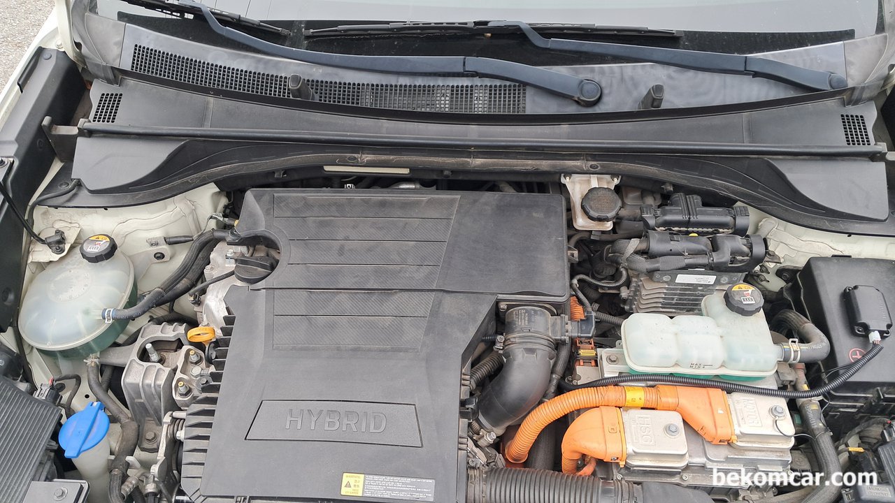 기아 K3 디젤 1.6L 연비향상 및 매연저감 장치 DCM5000 설치, 연비 3km/1L 향상, 기아자동차 K3 디젤 1.6L 연비향상 및 매연저감 장치 DCM5000 설치된 엔진룸 이다. 설치는 정비사의 경우 누구든 바로 설치가 가능한 난이도이다.|بيكومكار (bekomcar)