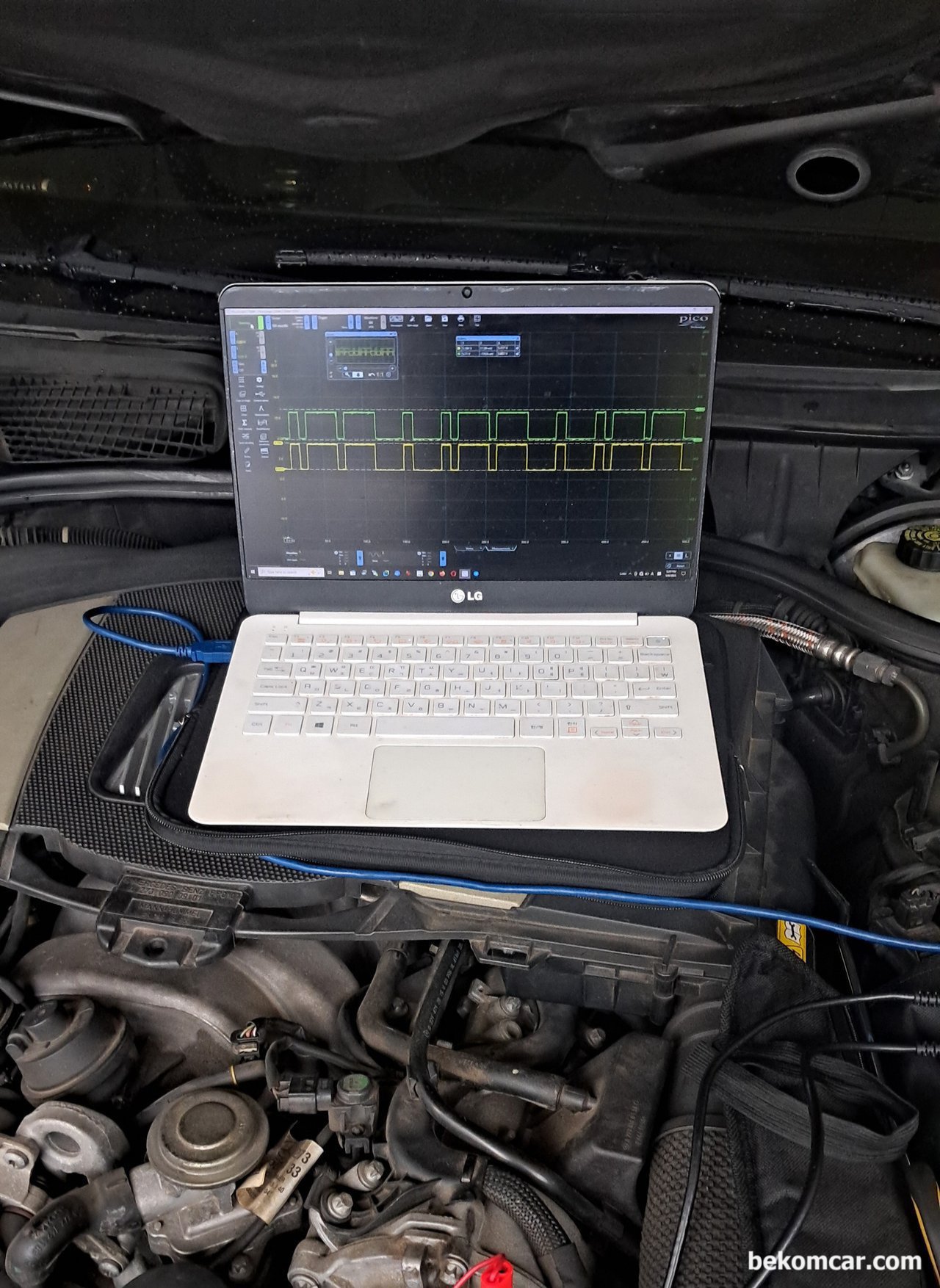 벤츠 S550 2008년. '0744 무단계 캠샤프트 조절(좌측) 흠기 캠샤프트 잘못된 위치' 고장코드가 뜨네요. 어떻게 고장확인이 가능하나요?, '0744 무단계 캠샤프트 조절(좌측) 흠기 캠샤프트 잘못된 위치' 고장코드 확인방법 은 오실로스코프 파형 측정시 뱅크1 과 뱅크2 파형이 일치하는지 확인한다. 일치하면 정상이다.|bekomcar.com