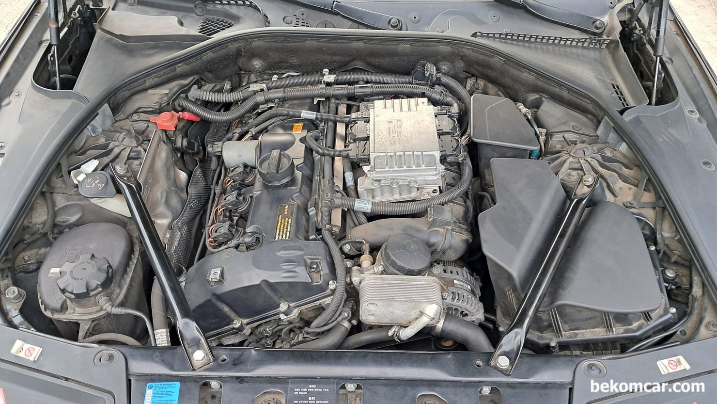 BMW F10 528i MSV90 DME 차량으로 시동이 걸리지 않고 고장코드 1F0404, 1F4A08, 103002등이 스캔됩니다., BMW F10 528i는 한국에서 많이 판매되었다. MSV90 엔진컴퓨터 DME/DDE 고장이 가끔 발생한다. 시동이 안걸리거나 심한 부조가 있고 엔진오일 레벨이 세팅이 되지않는 경우가 있다. DME/DDE 고장인경우가 많다.|بيكومكار (bekomcar)