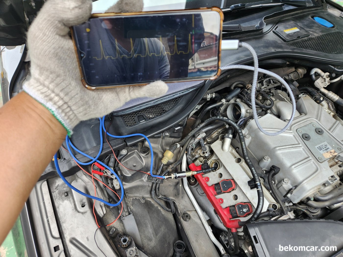 아우디 A7 3.0T TFSI 실린더압축압력센서 파형측정 분석기록, 아우디 2012년 A7 3.0t TFSI 고장코드중에서 뱅크1 캠새프트 타이밍 진각상태 'P052A00' 진단과정. 뱅크1 #3번 실린더에 In Cylinder Pressure Transducer 센서를 설치하고 폰 에서 Drag & Drop 으로 파형을 분석한다.|ベコムカー (bekomcar)