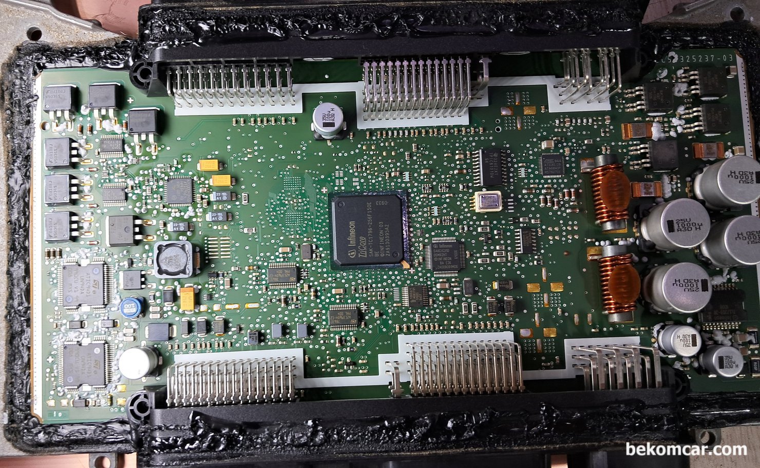 BMW F10 ECU 등 고속 캔 통신 클래스 'D' FlexRay 통신제어 칩, BMW F10 DME. SAK-CIC310 OSMX2HT, FlexRay Communication Controller 칩이다. CAN BUS CLASS D 에 속하는 고속통신 프로토콜 이다.|贝科姆汽车 (bekomcar)