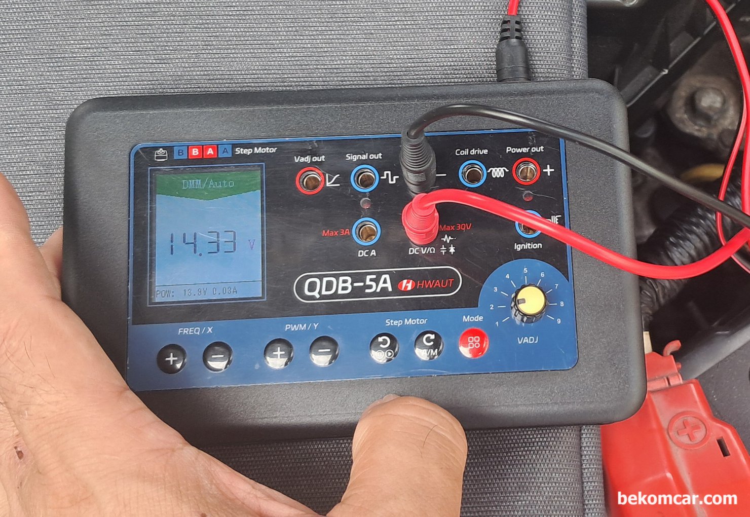 QDB-5A Car Sensor Tester (센서 시뮬레이터) 테스팅 기록, QDB-5A Car Sensor Tester (센서 시뮬레이터) 테스팅 기록이다. 시동후 전압을 측정하고 있는데, 14.33V 가 측정되고 있다. 저항, 전류 등 측정도 가능하다.|bekomcar.com