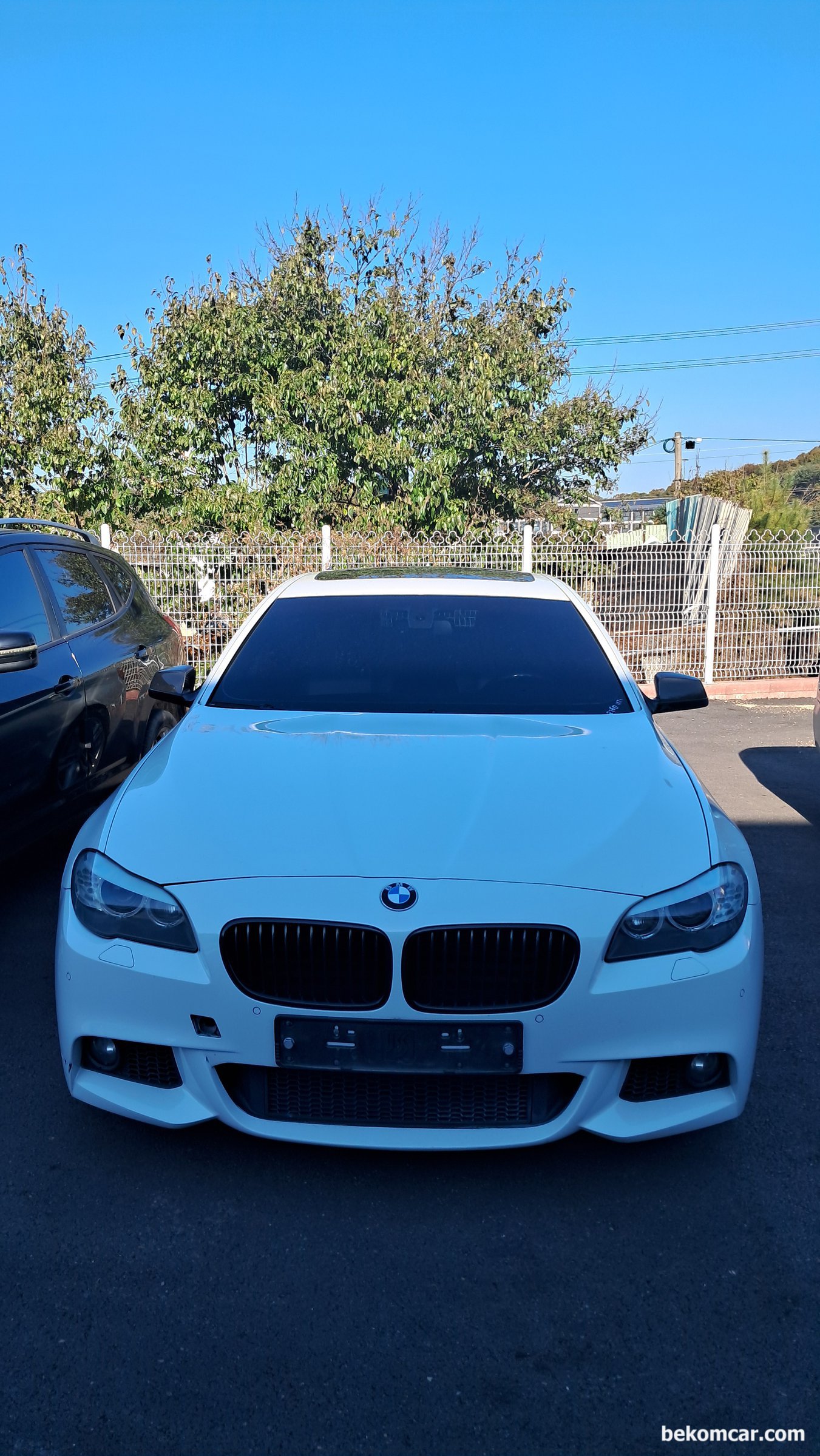 태블릿과 Martin Loren HS512Max 스코프의 만남, 높은 측정장비 접근성, 수출용 중고차 정밀진단 과정, BMW 550i V8 2012년 차량이다. 수출용 중고차도 비싼차량은 엔진등 정밀진단을 하는것도 좋다.|بيكومكار  (bekomcar)