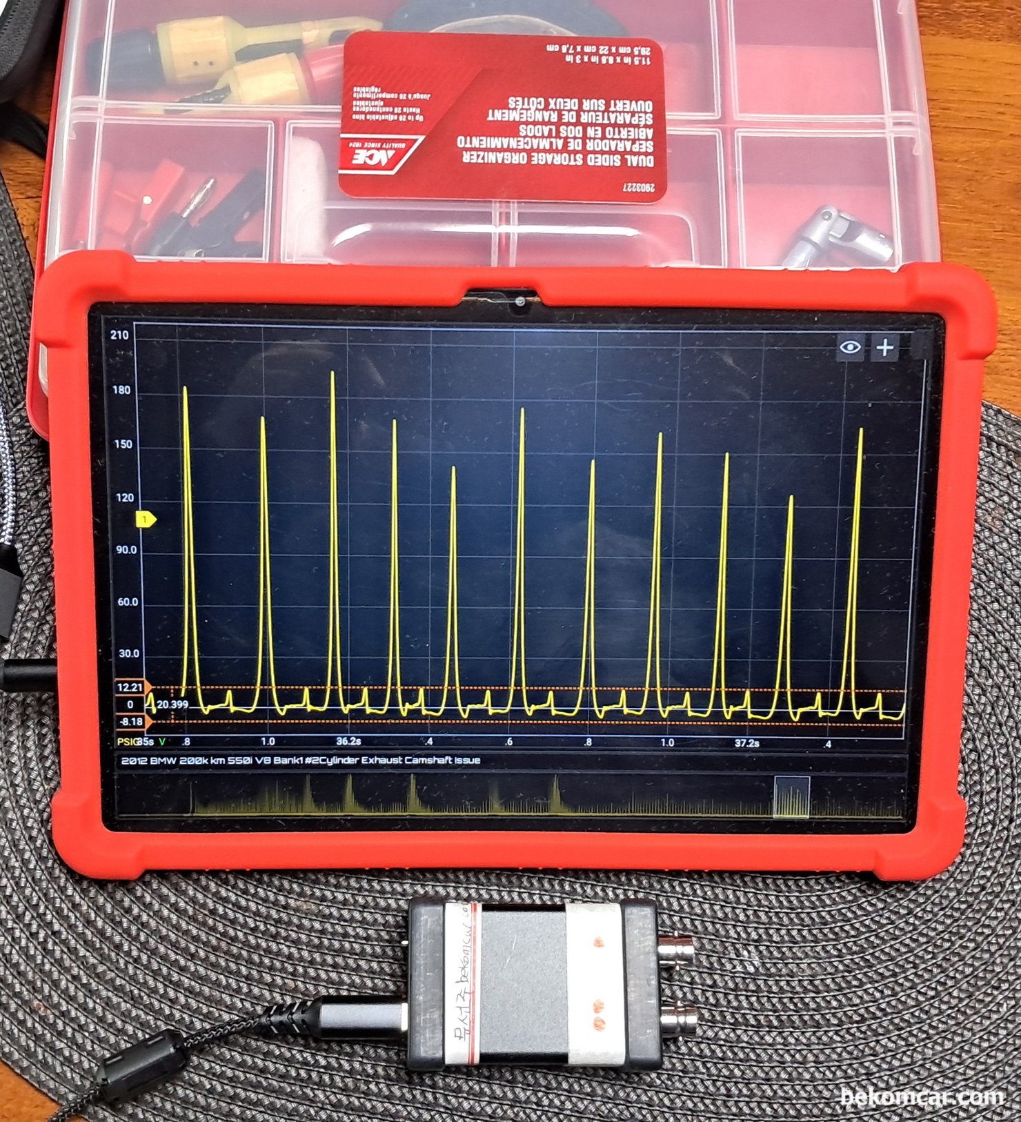 엔진진단시 참고할 실린더압력센서 파형, BMW 550i XDrive V8 사례, BMW 550i XDrive V8 으로 복합적인 엔진고장이 있었으며, 제시된 파형은 그중에서 밸브시팅 고장의 전형적인 파형이다. 진단 기록으로 남긴다. 압축압력이 180PSI를 넘으면서 또 140PSI이하로 떨어지고 오르락 내리락 하는 압축압력 변화를 보여주고 있다. 흔히 말 하는 하이 로우 하이 로우 파형이다. 가장 전형적인 밸브시팅 고장 증상이다.|بيكومكار  (bekomcar)